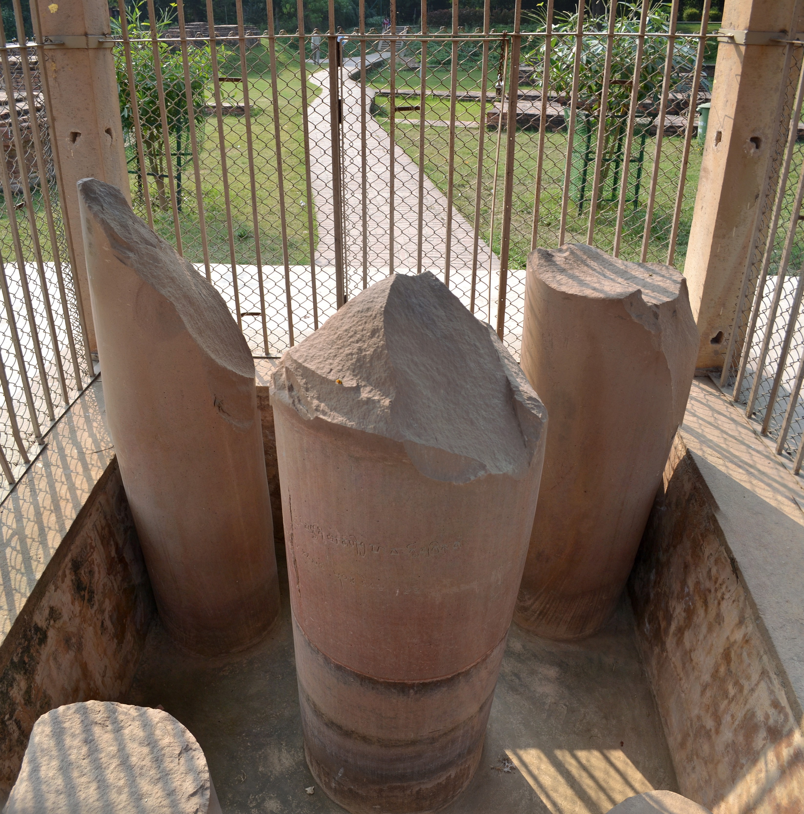 Trụ đá vua A Dục - Ashoka Pillar, Sarnath